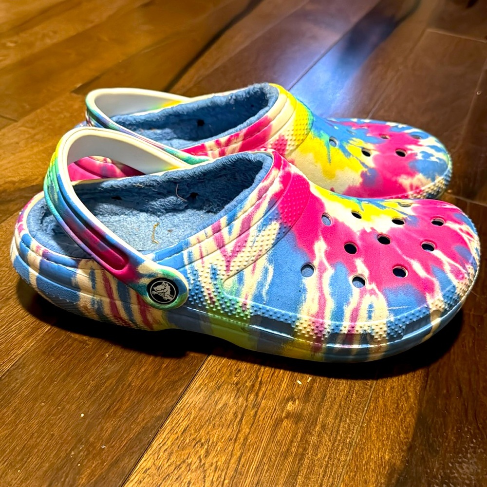 Crocs size 9W 7M Pink Blue Yellow White Shoes